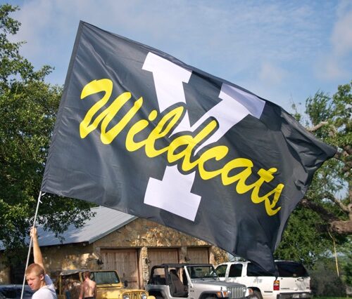 Team Banners and Flags, Field Runner, field runners, Cheer Flag, cheer flags, Cheerleader Flag, cheerleader flags, battle flag, battle flags, spirit flag, spirit flags, team flag, team flags, running flag, running flags, custom flag, custom flags